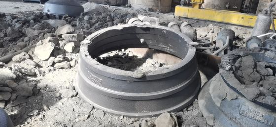 CH660 マントルとボウルライナー Mn18 Cr2 鉱山機械に使用される採石場用用部品